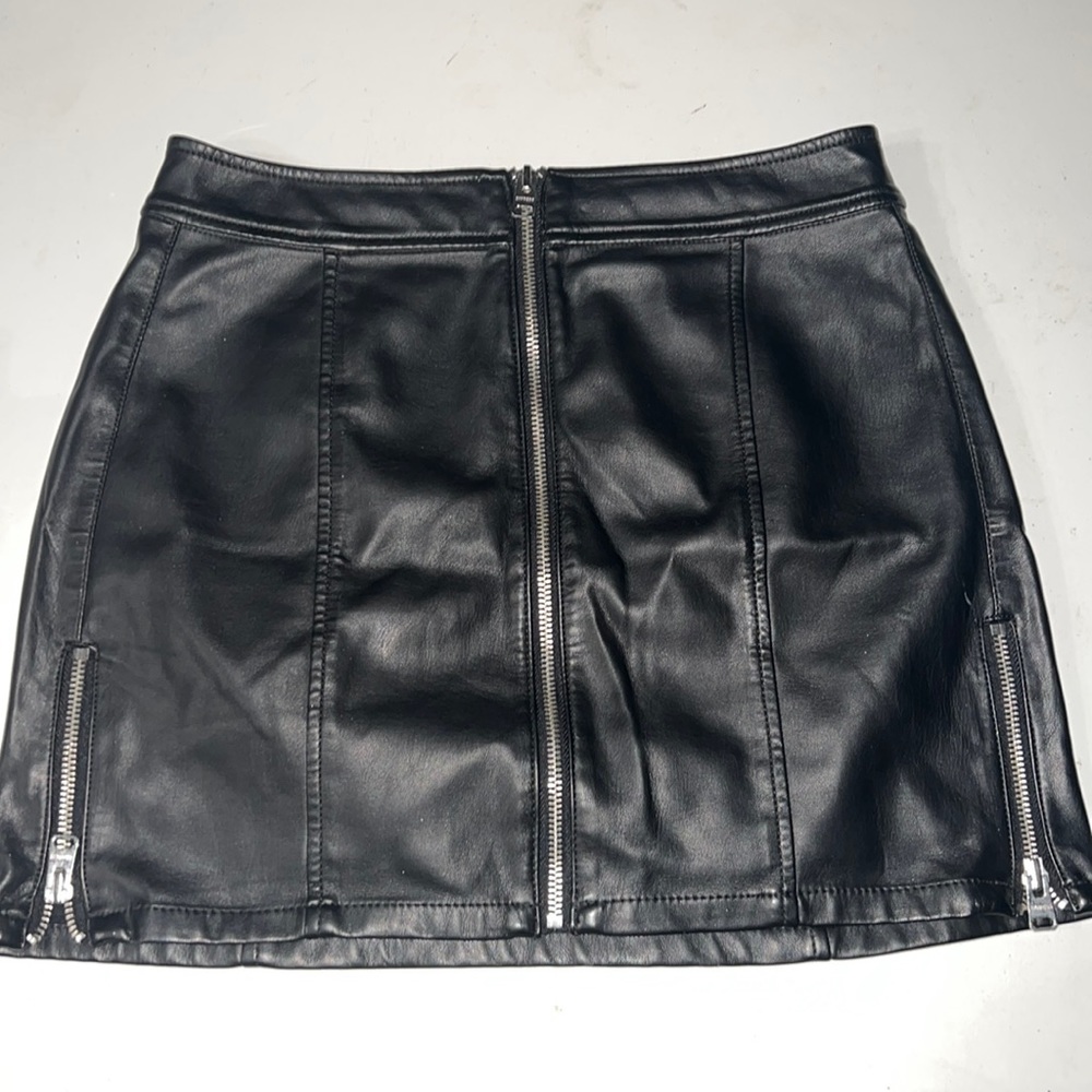 Black leather Express skirt